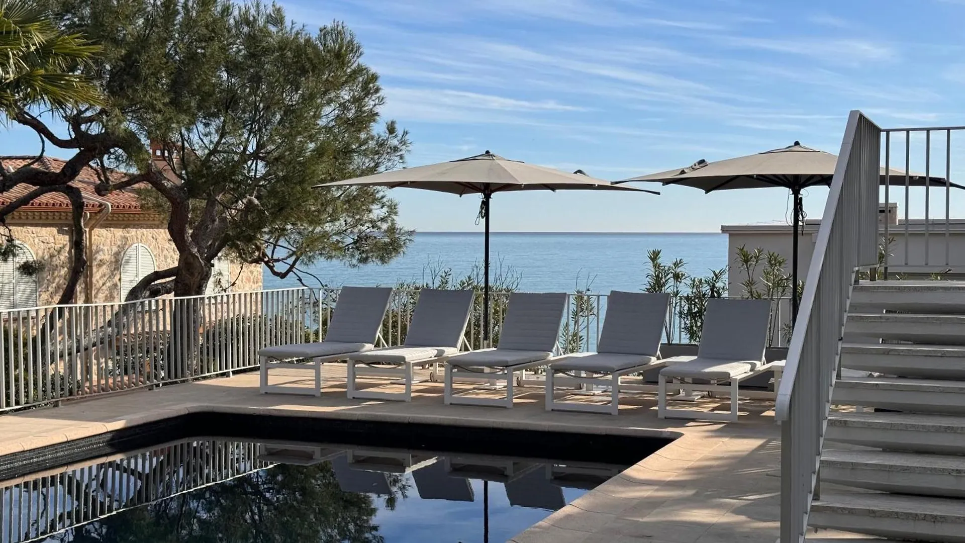 Apartment Villa Cap D'Antibes Plage De La Garoupe Pied Dans L'Eau Piscine